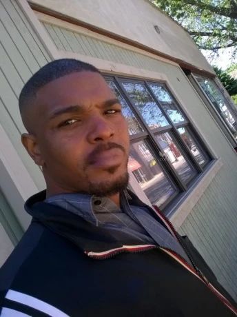 Lucio Marave Pornstar — 1 / 5