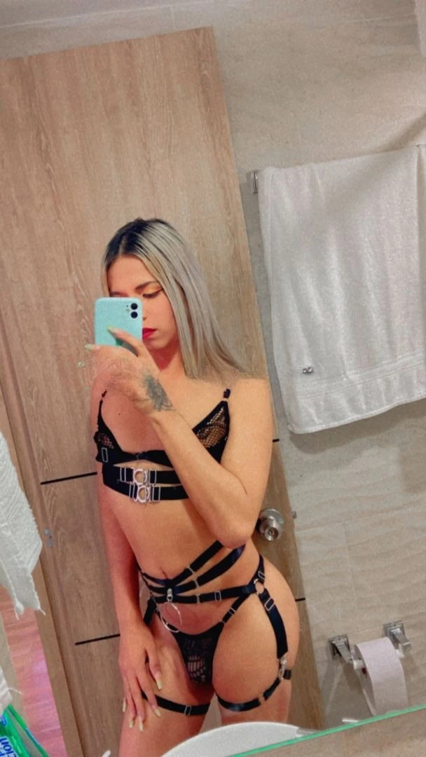 Pamela Oficial, Escort, Vienna