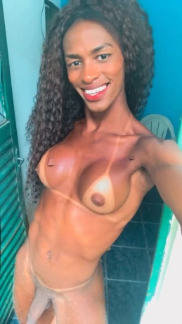 Allana Gomes — 8 / 9