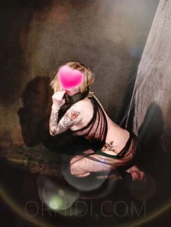 Annika aus der Ukraine im Salon d'Amour — 5 / 10