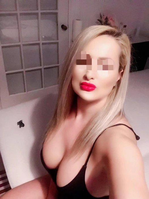 Ana Maria — 3 / 4