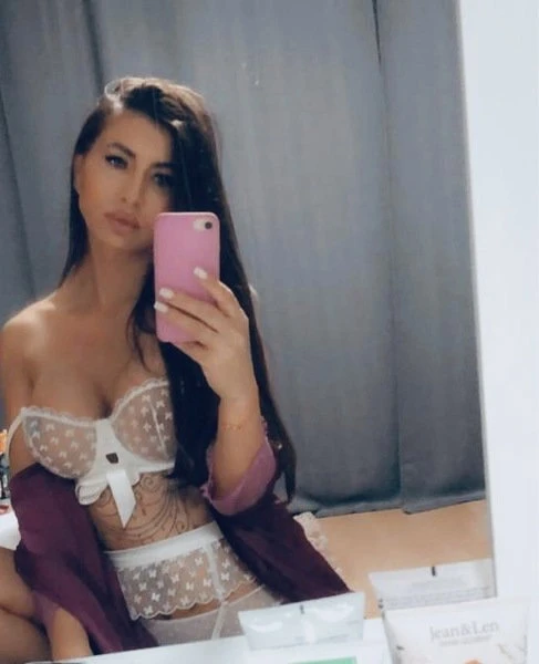 Anya Neu — 6 / 7
