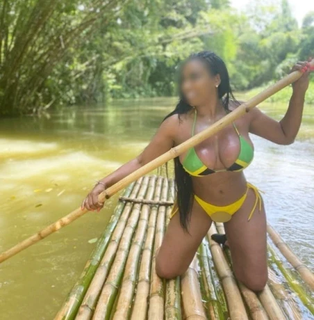 Kiara Sexy Party — 1 / 9