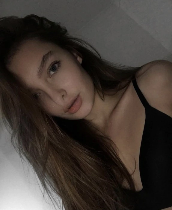 Alisha — 2 / 3