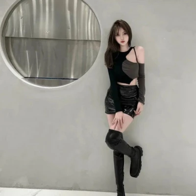 Dalla, Escort, Paris