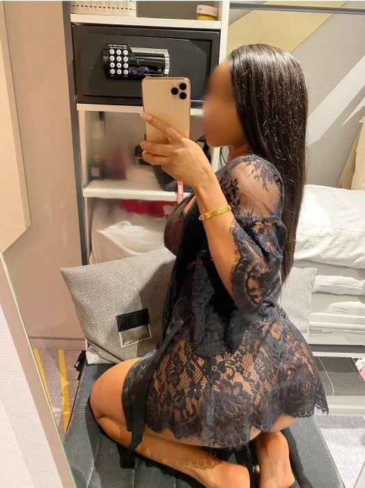 Ashley — 2 / 12