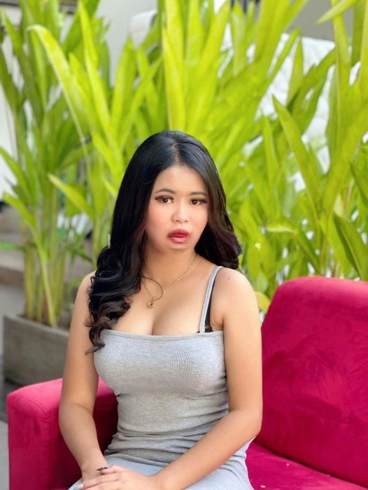 Ayna Azkayra, Escort, Kuta