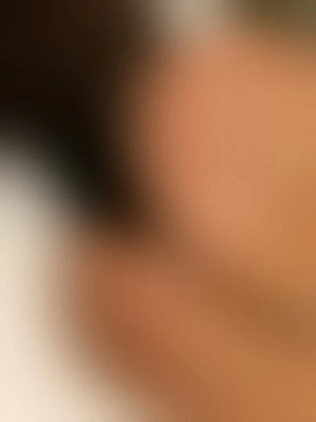 Jessica — 18 / 19