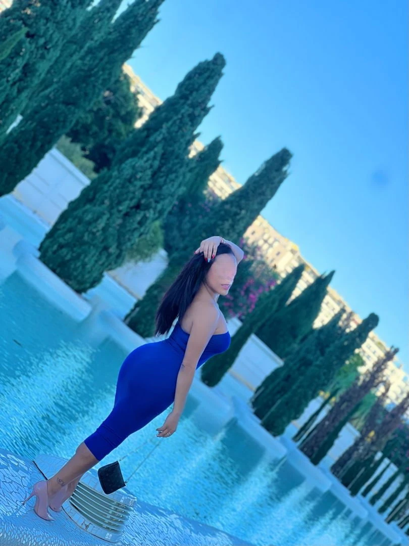 Ambar Latina — 9 / 12