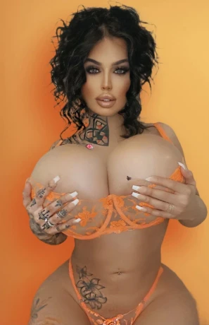 Valentina Rose — 9 / 12