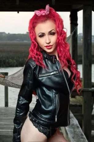 Mayssa im Laufhaus 109 — 5 / 6