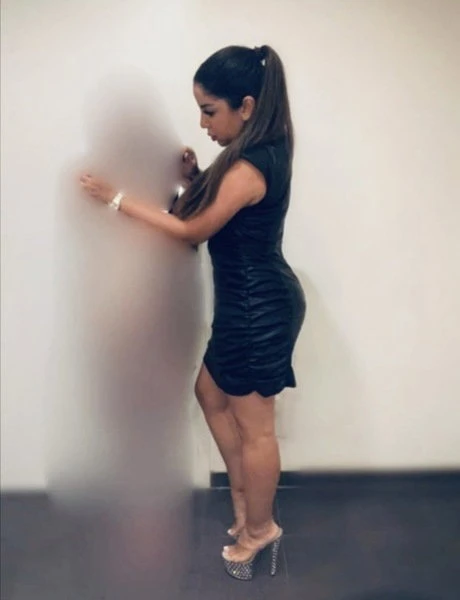 Mistress Jolie Fetisch Domina — 6 / 24