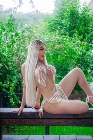 TS KHLOÉ XL — 1 / 12