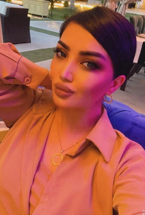 Zeina — 3 / 8