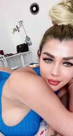 Naomi S*xbombe — 5 / 18