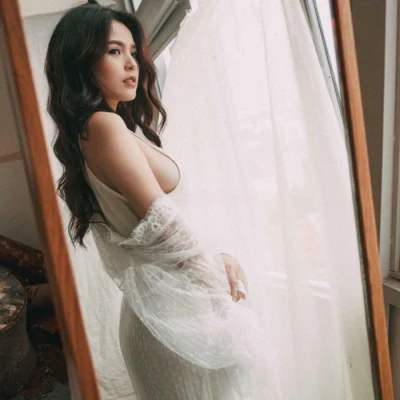 Lisa, Escort, Singapore