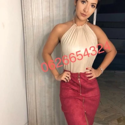 Camila, Escort, Versailles