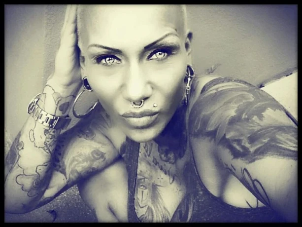 P*rnostar KITTY CORE — 18 / 24