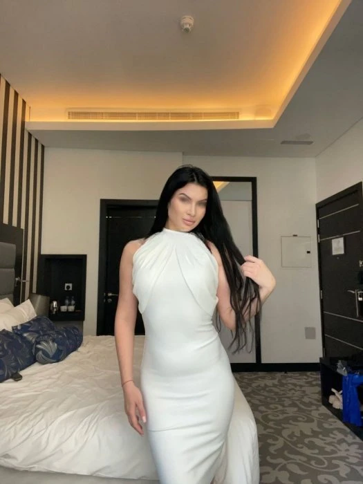 Vanessa — 2 / 5
