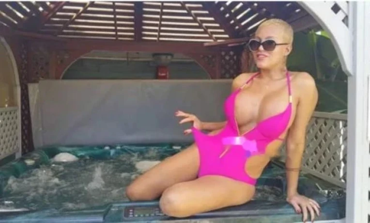 Trans Latina Xxl — 1 / 14