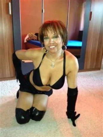 Valentina24 — 1 / 4