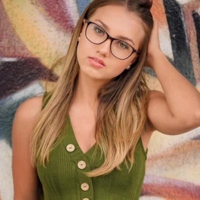 Ragne, Escort, Paris