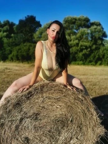 Sexy Sara - Agentur Sommer — 1 / 3