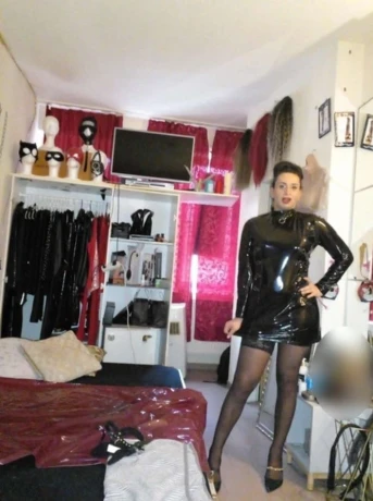 Trans Schantal1 — 4 / 6