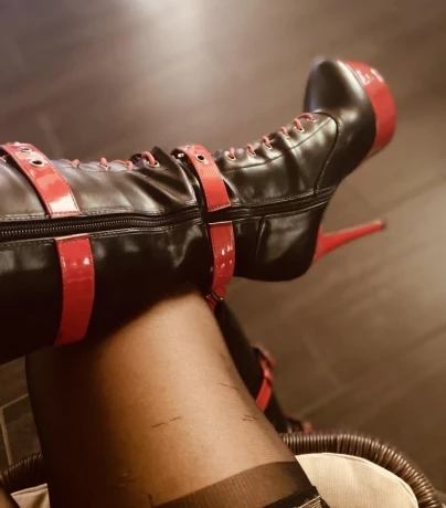 Gallen Ich Zeige Dir Mein Bizarre Welt Lust Sklave Erziehung Strap On Fisting Privat — 1 / 3