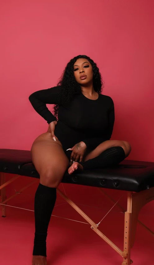 Pinkydoll, Escort, Munster