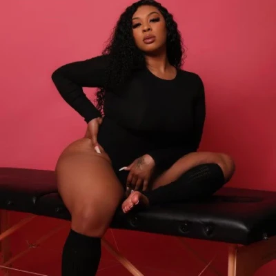 Pinkydoll, Escort, Munster