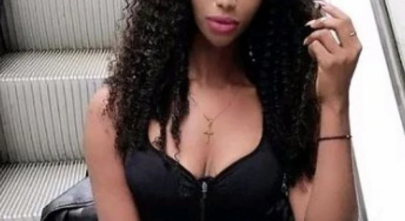 Zennia Brown — 2 / 3