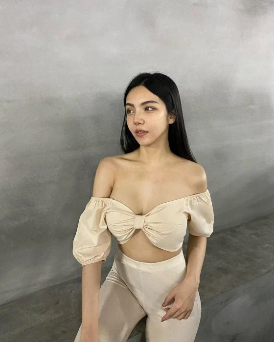 Lois — 3 / 4