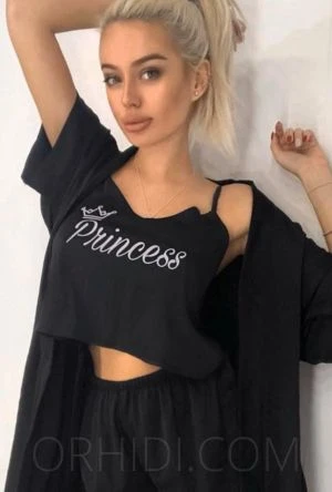 Dana — 4 / 6