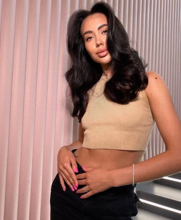 Amelia — 4 / 6