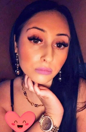 Karina Nur Haus Hotelbesuche1 — 1 / 3