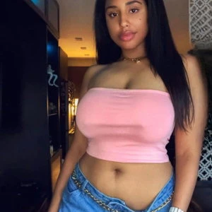 Claudia — 2 / 3