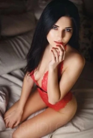 Emma — 2 / 6