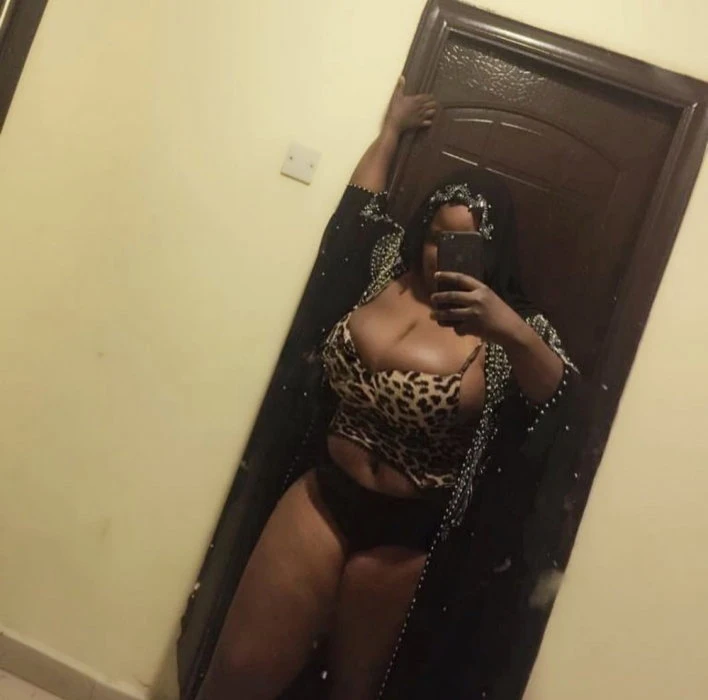 Creamymimi, Escort, Accra
