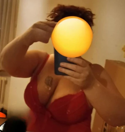 Swiss Milf Da Noch Bis Sonntag Frueh — 3 / 5