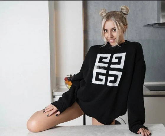 Clarice Love — 3 / 5