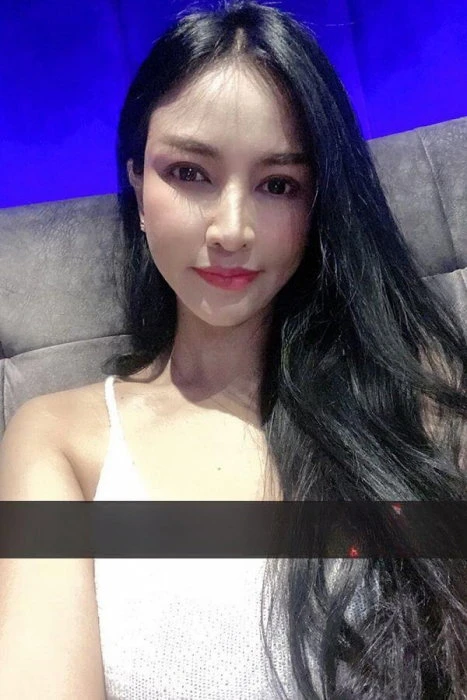 Yiyi — 8 / 11