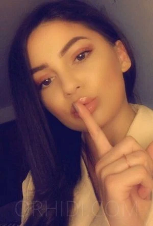 Clara — 2 / 5