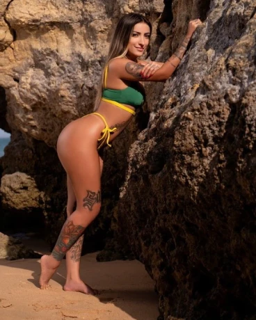 Alejandra — 8 / 12