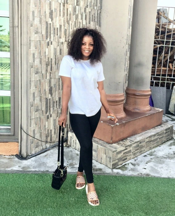 Mia, Escort, Accra