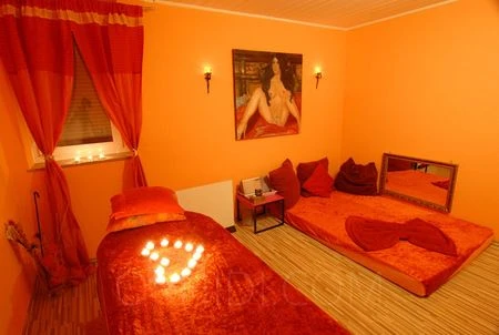 Claudia Massage — 8 / 11