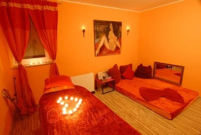 Claudia Massage — 8 / 11