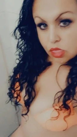 Amanda Neu — 1 / 3