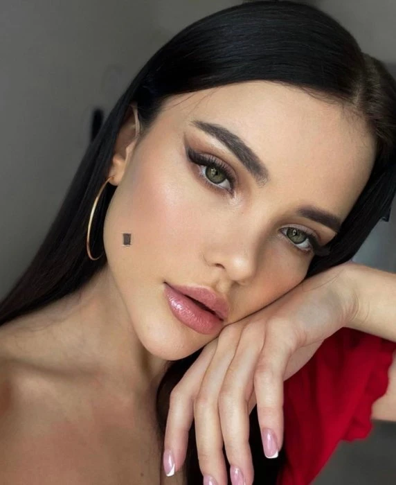 Arina — 4 / 6