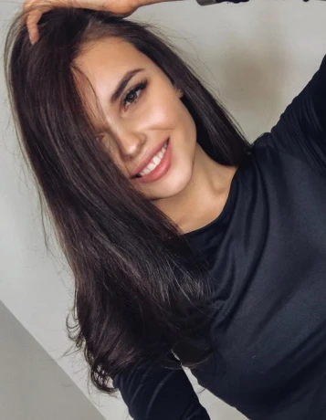 Angie — 4 / 5